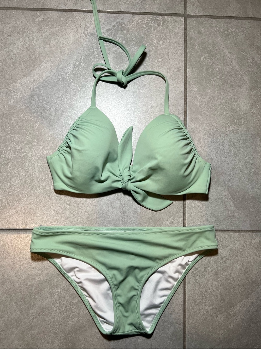 Shade & Shore Mint Green Bikini Set – Top 34C / Bottom Small